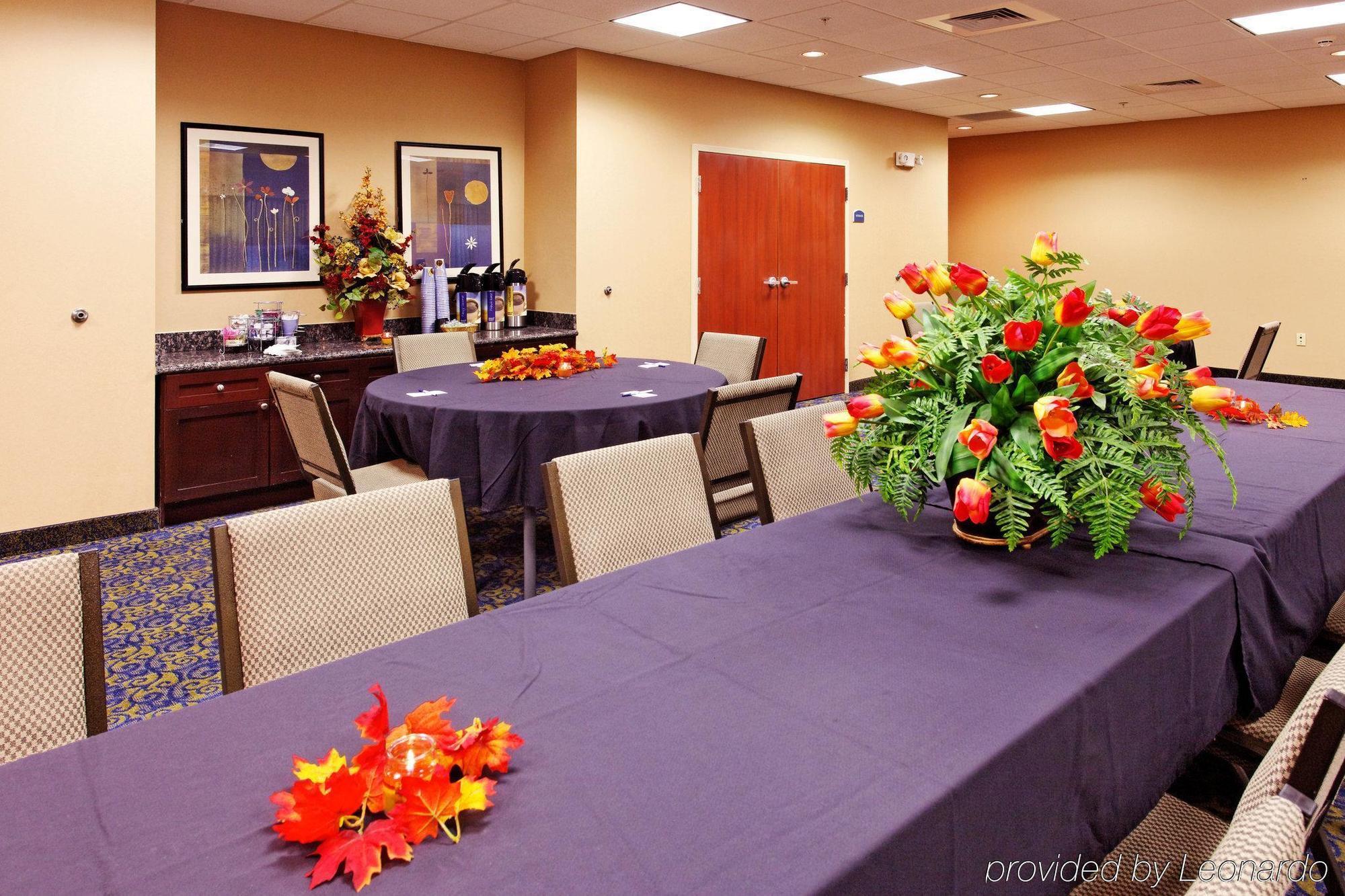 Holiday Inn Express & Suites Cookeville By Ihg Servizi foto