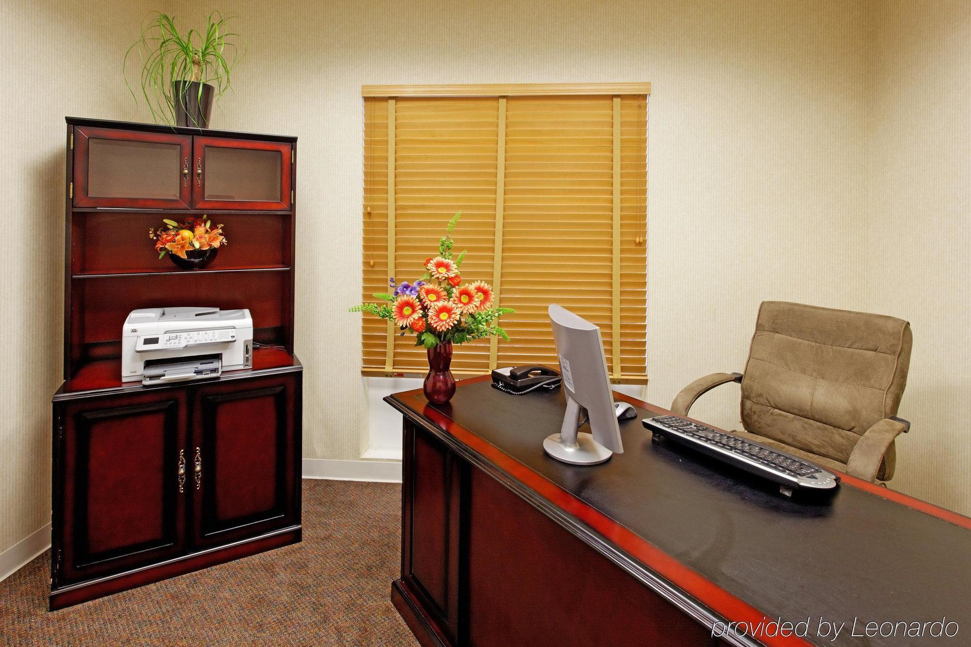 Holiday Inn Express & Suites Cookeville By Ihg Servizi foto